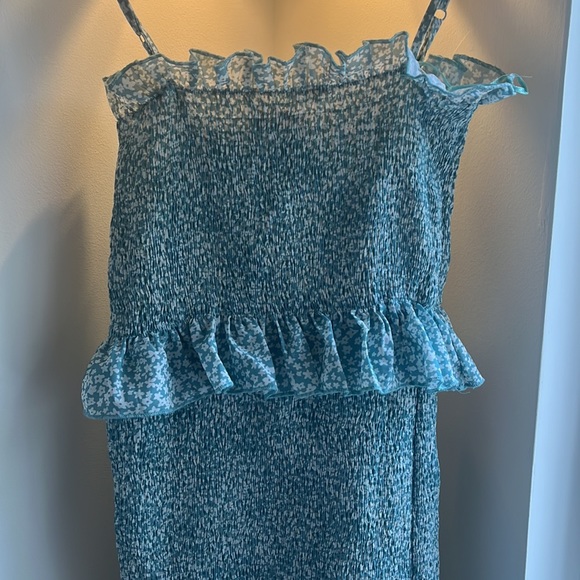 Long very fitted blue and white flowered dress - Picture 2 of 4